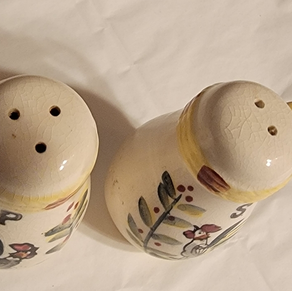 Antique Rooster Salt & pepper shakers. - Picture 5 of 5